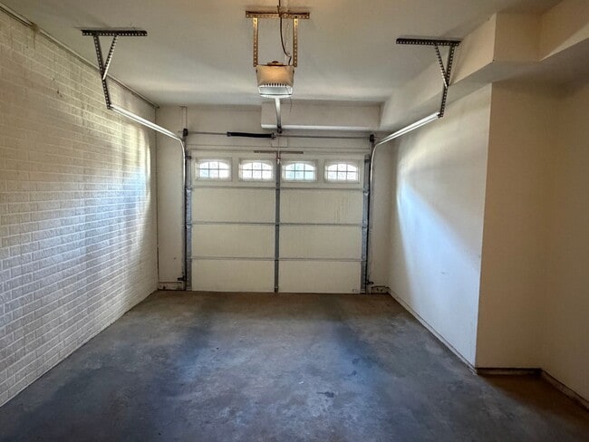 Building Photo - 2287 Whittington Dr