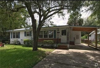 Building Photo - Cute Bungalow in the Heart of Garden City.