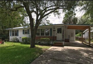 Building Photo - Charming 2BR/2BA Bungalow in Historic Garden City