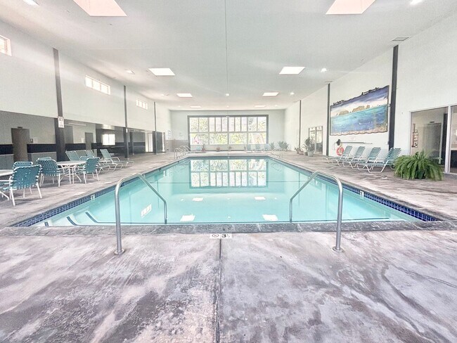 Building Photo - Surfside III / Port Hueneme / 1 bedroom on the 2nd floor with Oceanviews!