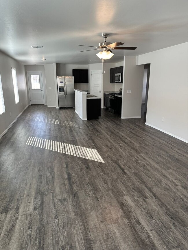 Building Photo - Pre-Leasing Now | Spacious 3 Bedroom, 2 Bathroom Home in Saratoga