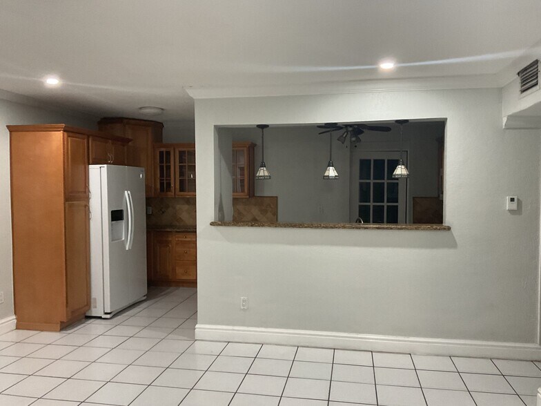 Building Photo - 10835 SW 41st Terrace