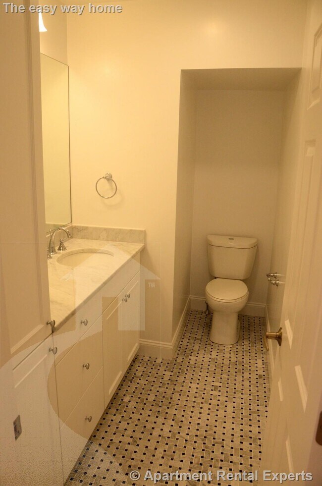 Building Photo - 15 Langdon St