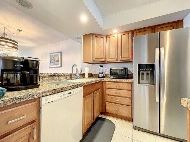 Building Photo - 462 Bouchelle Dr