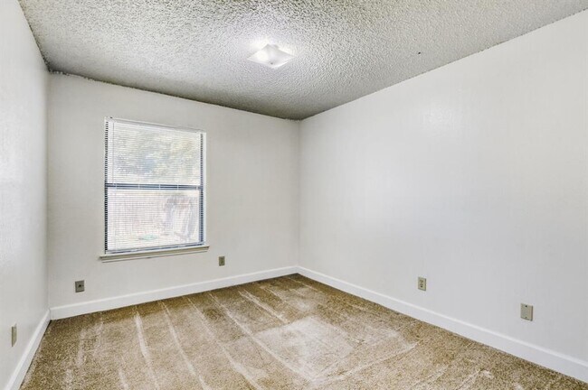 Building Photo - 7806 Chimayo Cove