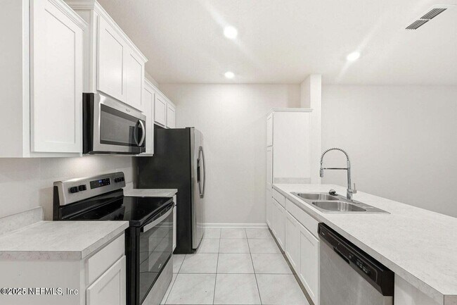 Building Photo - 86768 Mainline Rd