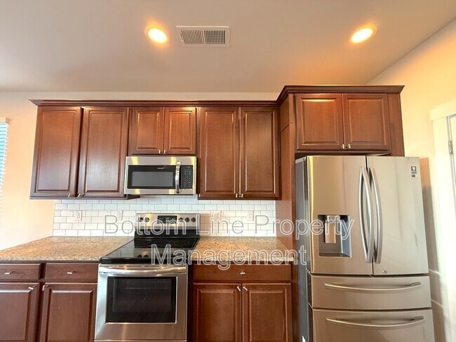 Building Photo - 706 Anglin Forest Way