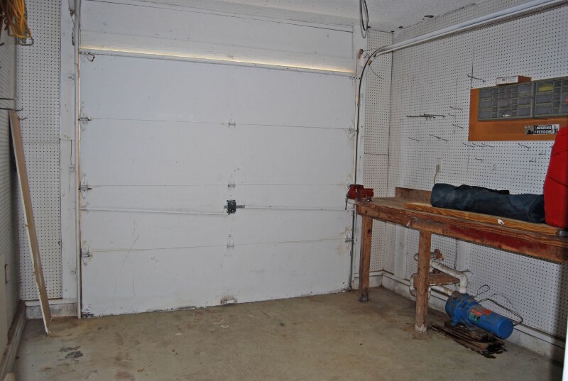 Building Photo - 867 Huntington St NE