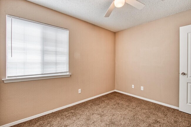 Building Photo - 11717 Lapstone Way