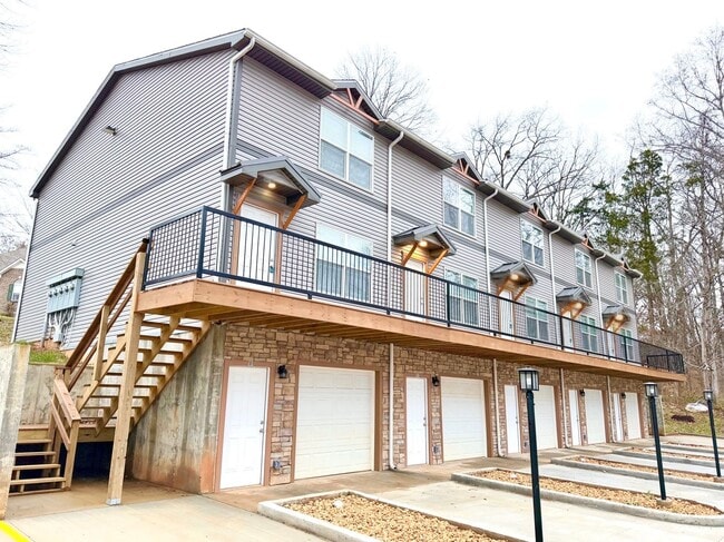 Building Photo - 511 Glenstone Springs Dr