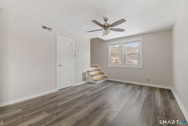 Building Photo - 3 New Hampshire Dr