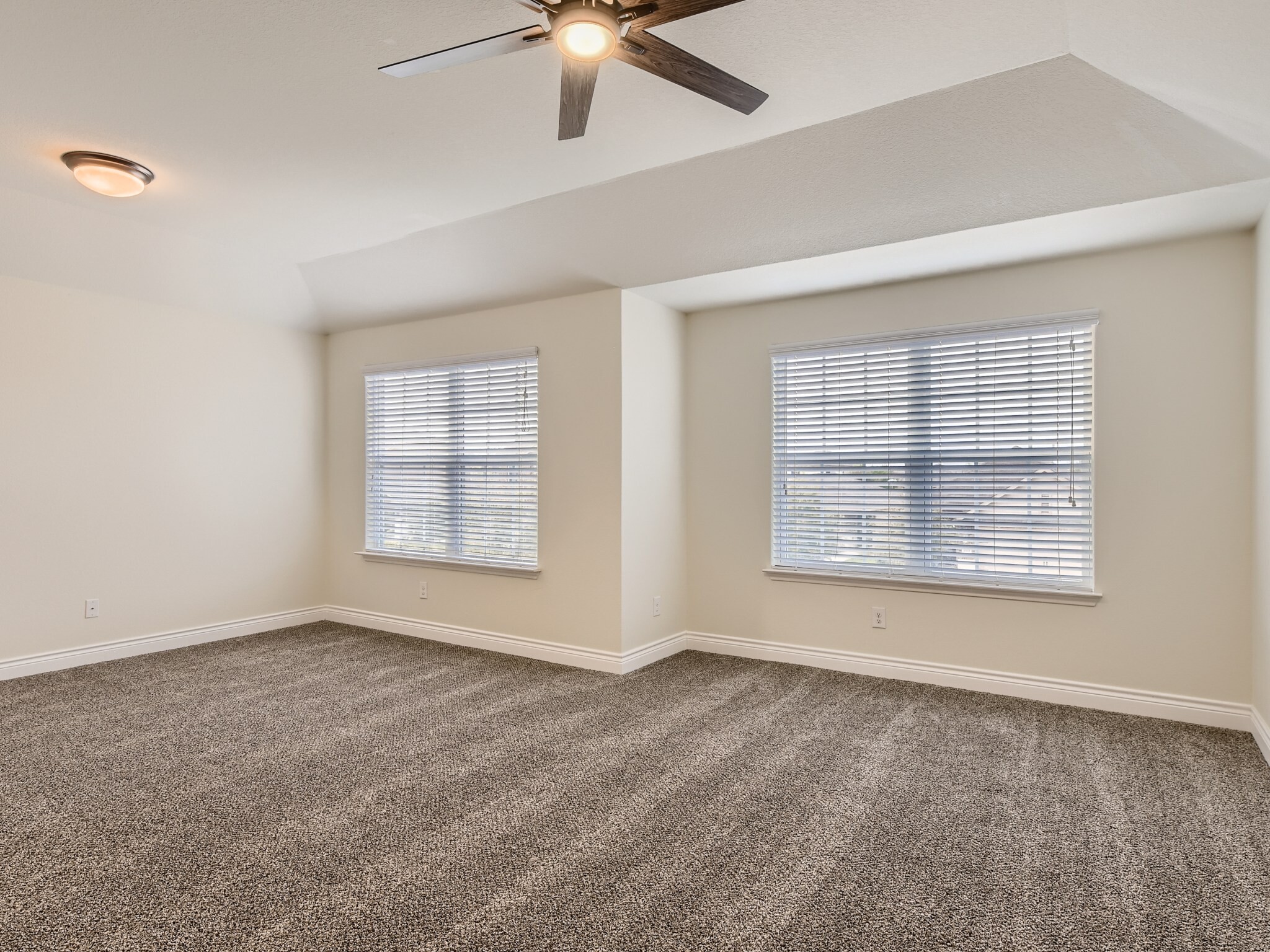Building Photo - 1533 Treeta Trl