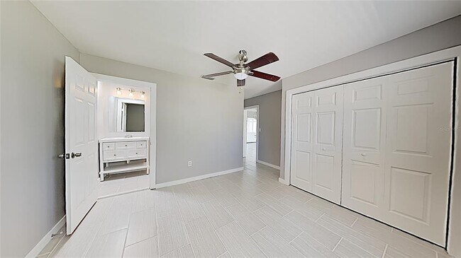 Building Photo - 4511 S Gaines Rd