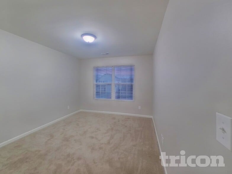 Building Photo - 513 Gentle Breeze Ln