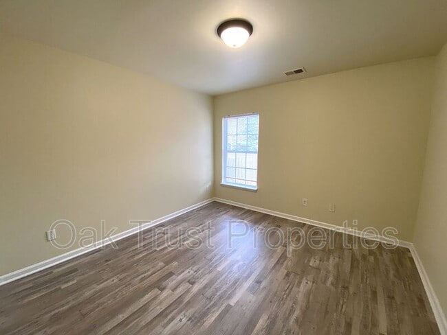 Building Photo - 136 Mcgrady Dr