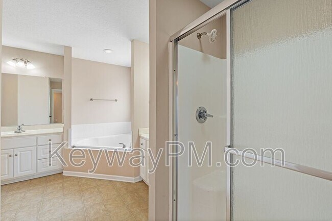 Building Photo - 304 Elbrus Way