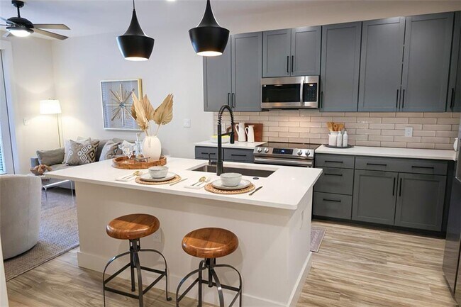 Building Photo - 1330 Fairmont Ave NW