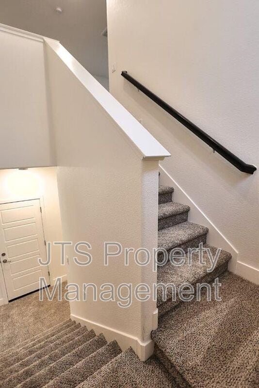 Building Photo - 3513 Birdland Ave