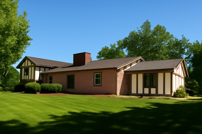 Building Photo - 44 Kingston Dr