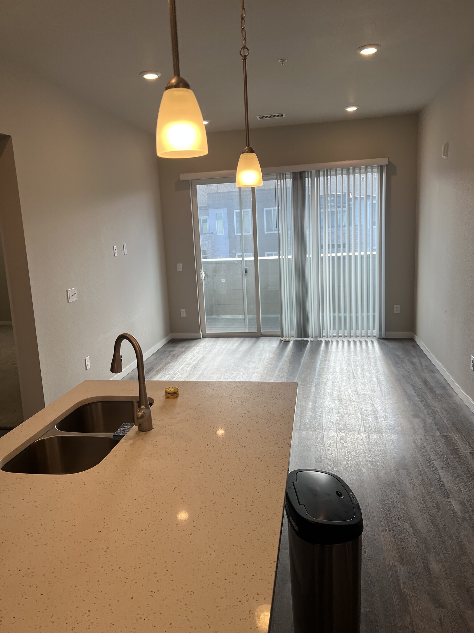 Kitchen sink - 420 E Fremont Pl