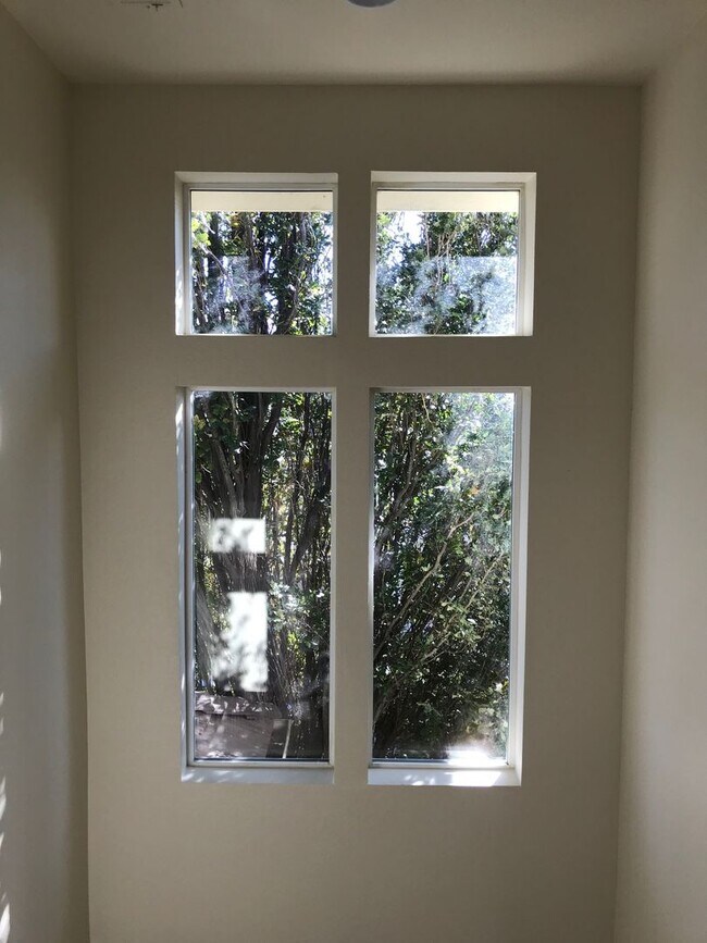Building Photo - Two Story Home in Somersett Vue Community