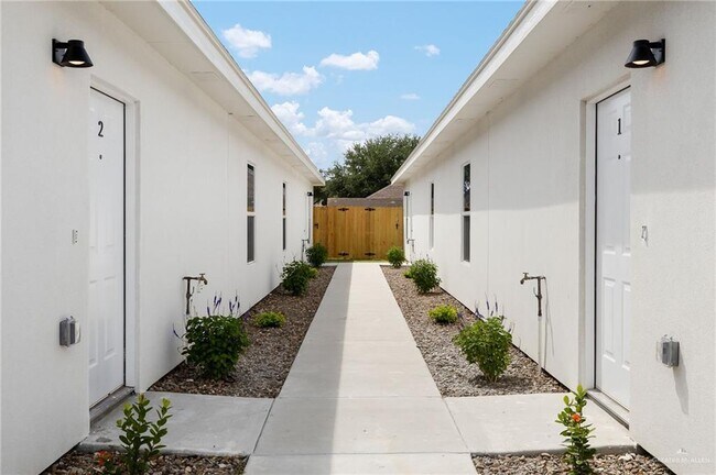 Building Photo - 22 N Alexandrite Ave