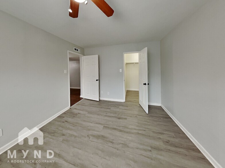 Building Photo - 8814 Miami Dr