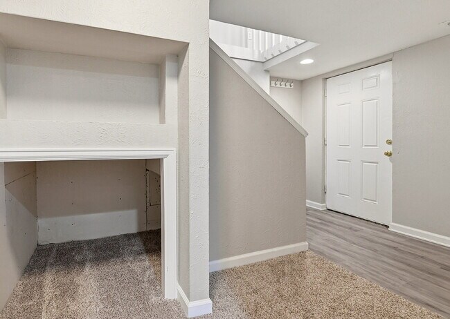 Building Photo - $2,120.95 with $300 off the first month's rent, 2 Beds - 2 Bath, Duplex in Lakewood with Cozy Car...