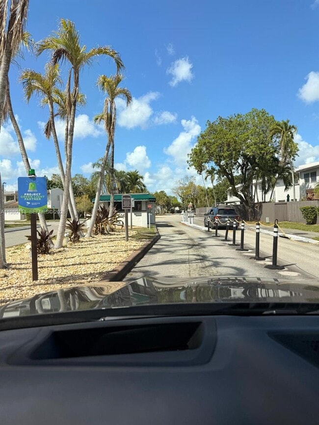 Building Photo - 7101 SW 113th Ct