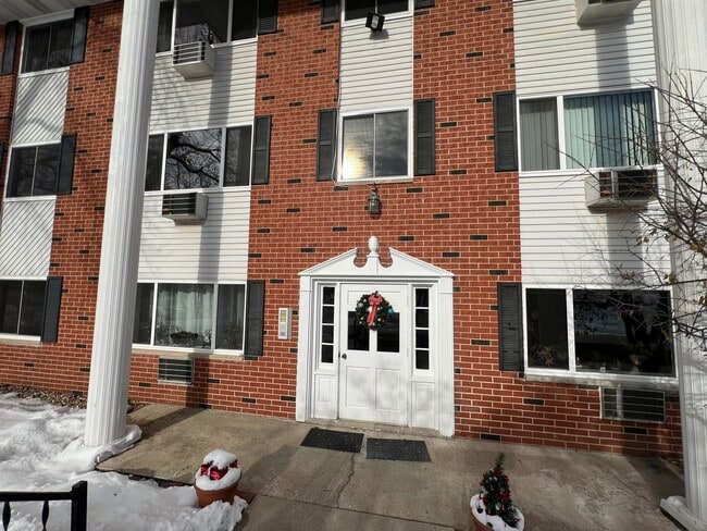 Building Photo - 255 Elmwood Ave