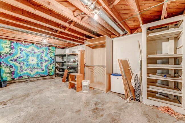 Building Photo - 500 Melrose St