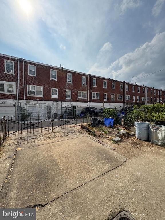 Building Photo - 7608 Rugby St