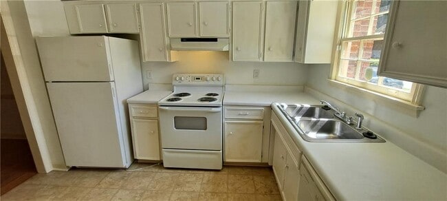 Building Photo - 3307 York Pl
