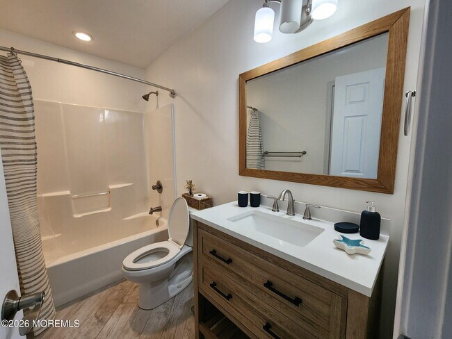 Building Photo - 447 NJ-35