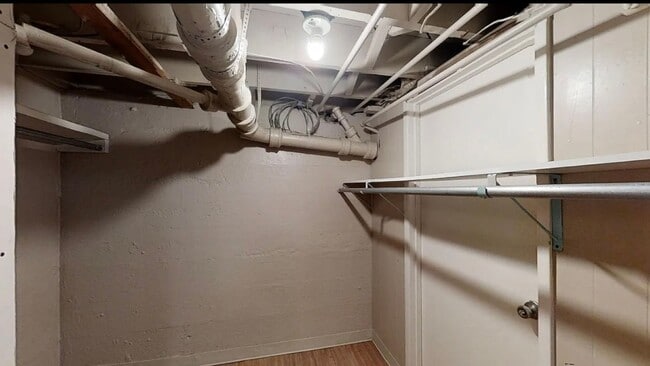 Building Photo - Charming four-bedroom home one block from UNR