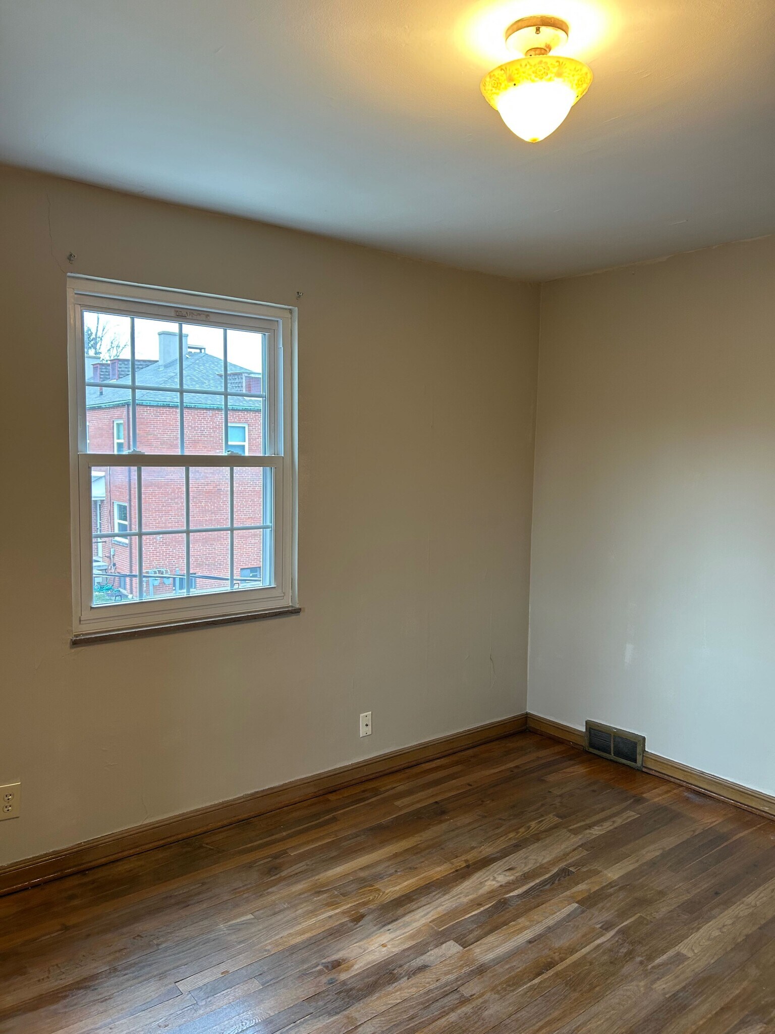 Building Photo - 2009 Elmwood Ave