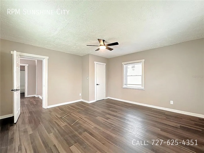 Building Photo - 944 18th Ave S