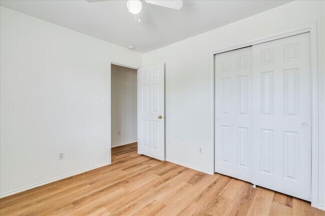 Building Photo - 140 Schmidt