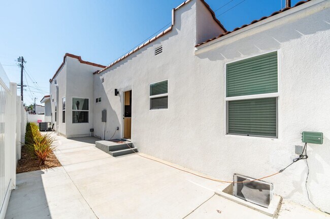 Building Photo - 1217 Beech Ave