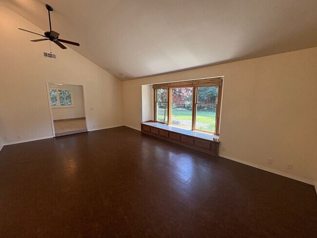 Building Photo - NW Visalia Home coming soon!