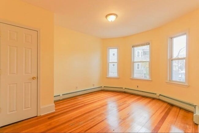 Building Photo - 28 Melbourne St