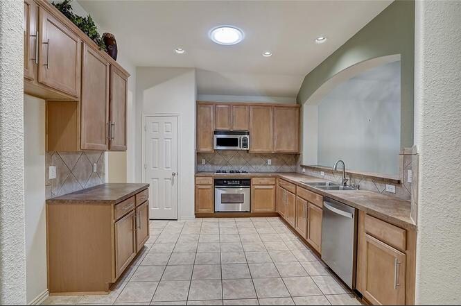 Building Photo - 6812 Allegiance Dr