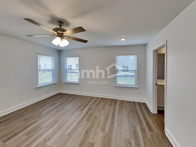 Building Photo - 215 Argea Dr