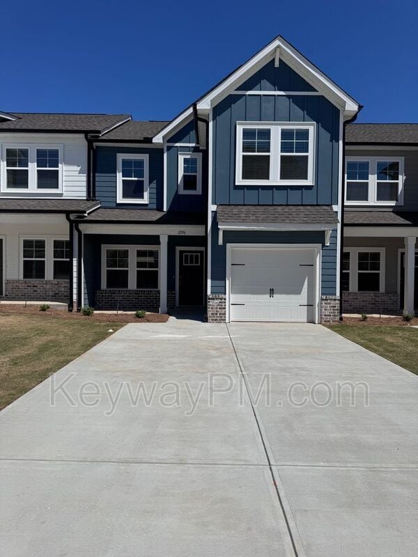 Building Photo - 2106 Denmark Ave SE