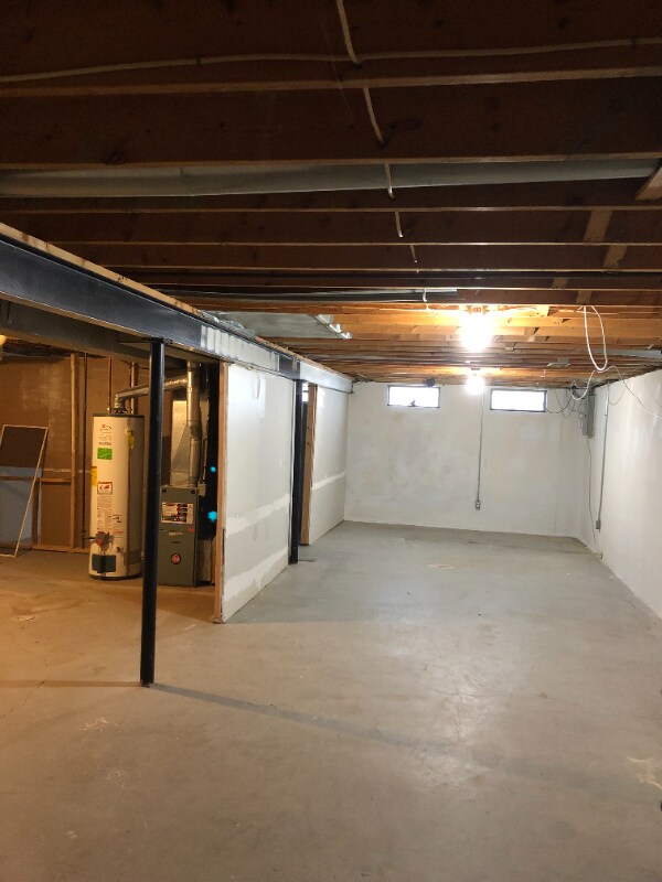 Building Photo - 563 E Guthrie Ave