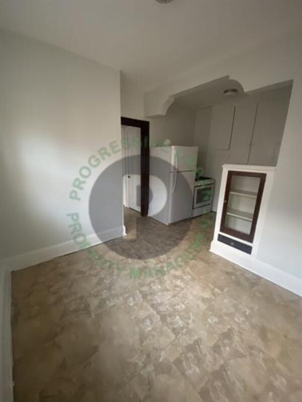 Building Photo - 1442 W 101st St