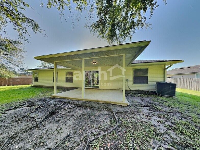 Building Photo - 11670 Deep Springs Dr N