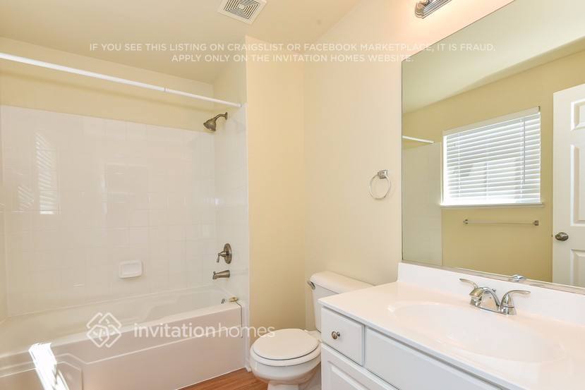 Building Photo - 203 Monarch Dr