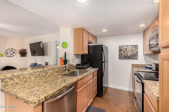 Building Photo - 10410 N Cave Creek Rd