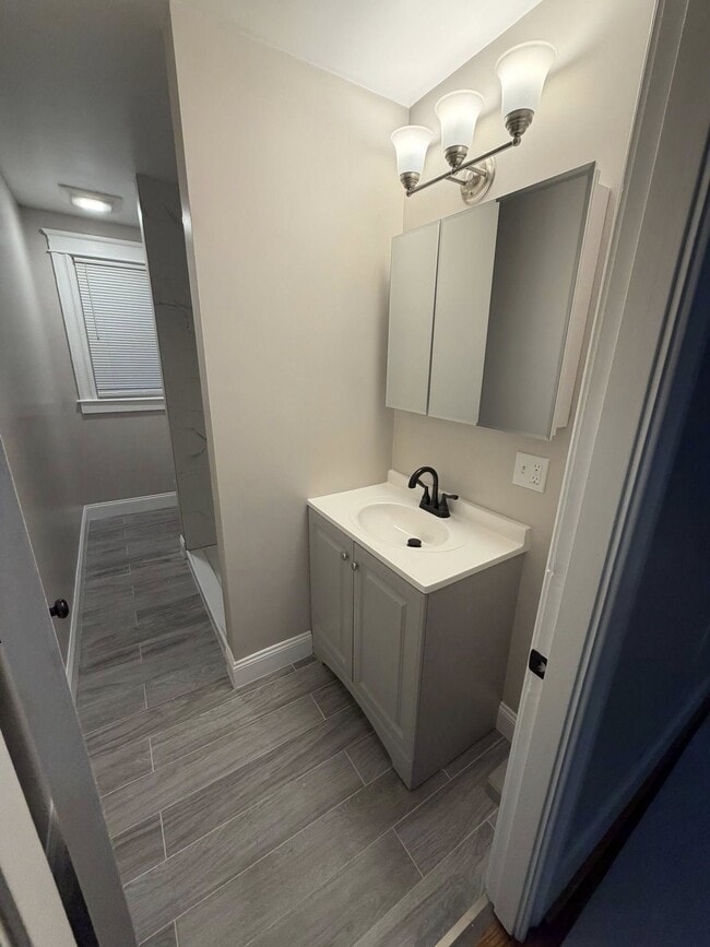 Building Photo - 936 S Main St